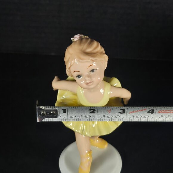 Cosmos Gifts Fine Porcelain Yellow Tutu, Ballerina Girl Figurine Beautiful ! - Picture 10 of 10